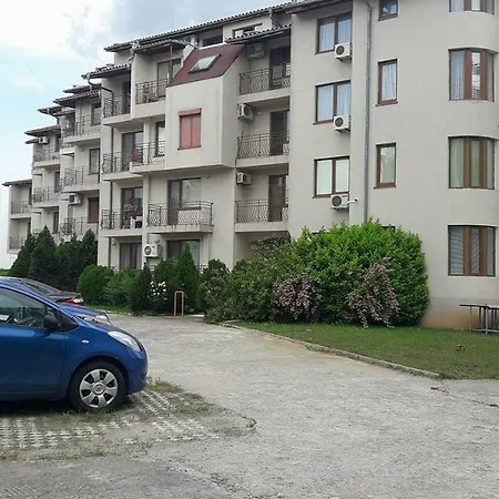 Holiday Village Dunes Apartment *